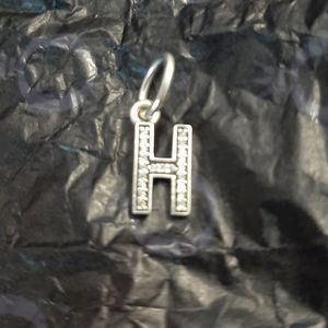 Pandora charm initial H